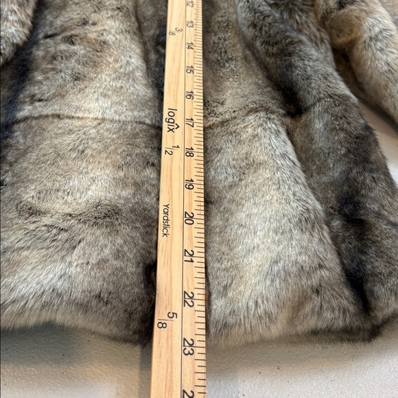 Terry Lewis Classic Luxuries Faux Fur 3/4 Sleeve Swing Coat - Medium - Picture 10 of 11
